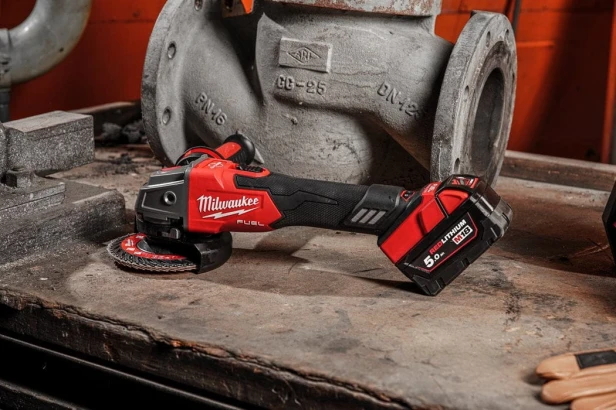 Milwaukee Szlifierka kątowa M18 FSAGV125XB-0X