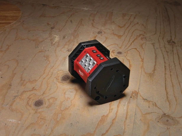 Milwaukee - M18™ Lampa LED do oświetlania powierzchni -M18 AL