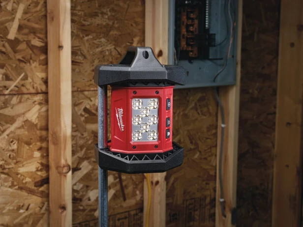 lMilwaukee - M18™ Lampa LED do oświetlania powierzchni -M18 AL